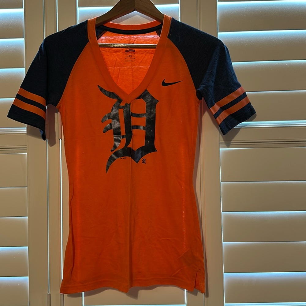 Nike Detroit Tigers Women’s Shirt